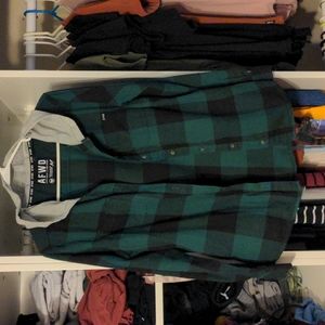 Alpha Forward hooded flannel with pockets, size medium